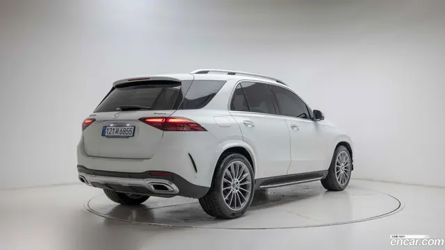 Main__Slider__Photo:GLE-Class Mercedes-Benz 2025.6-1