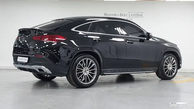Main__Slider__Photo:GLE-Class Mercedes-Benz 2023.1-1