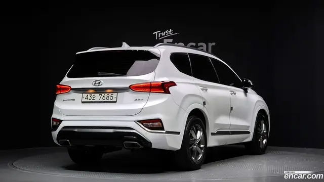 Main__Slider__Photo:Santafe Hyundai 2018.9-1