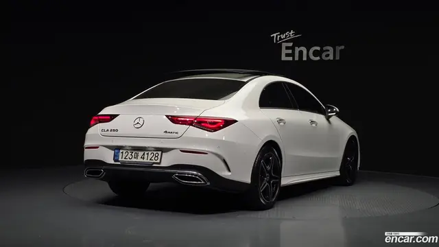 Main__Slider__Photo:CLA-Class Mercedes-Benz 2021.0-1
