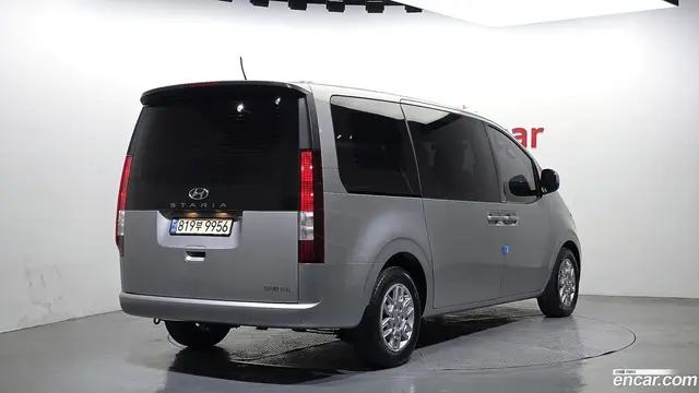 Main__Slider__Photo:Staria Hyundai 2021.11-1