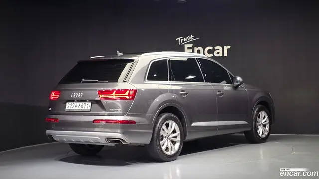 Main__Slider__Photo:Q7 Audi 2019.8-1