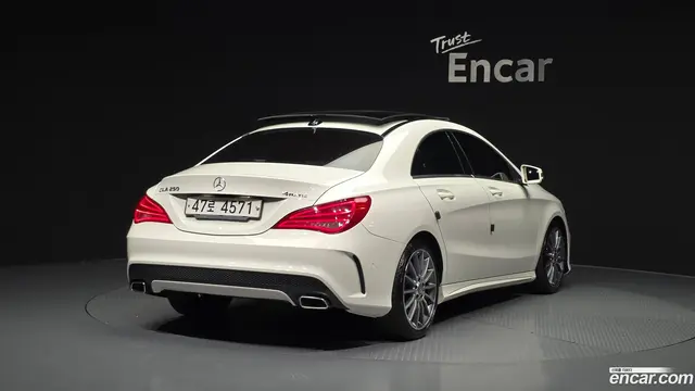 Main__Slider__Photo:CLA-Class Mercedes-Benz 2015.5-1