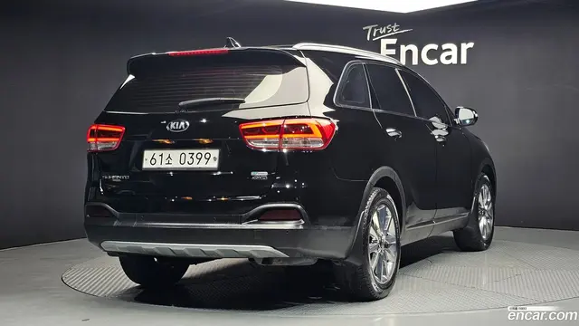 Main__Slider__Photo:Sorento Kia 2016.2-1