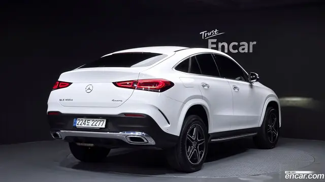 Main__Slider__Photo:GLE-Class Mercedes-Benz 2021.1-1