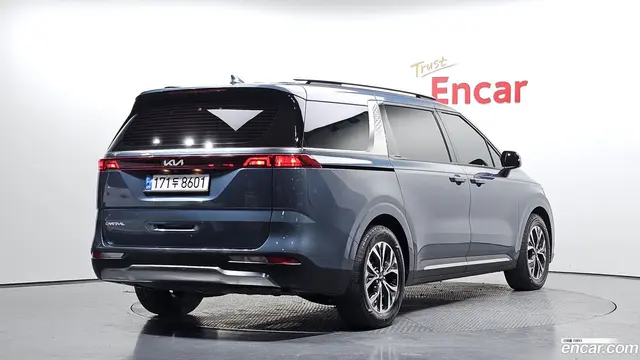 Main__Slider__Photo:Canival Kia 2023.3-1