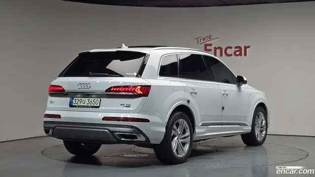 Main__Slider__Photo:Q7 Audi 2021.6-1