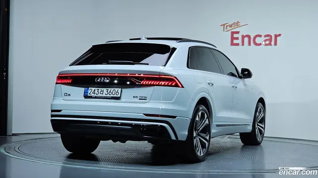 Main__Slider__Photo:Q8 Audi 2023.11-1