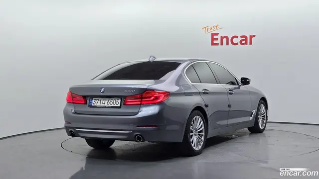 Main__Slider__Photo:5-Series BMW 2019.6-1
