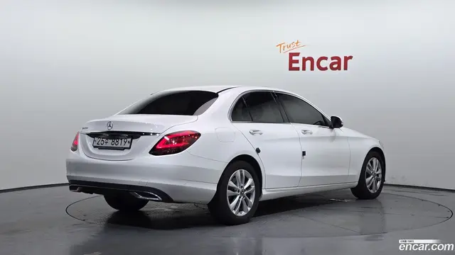 Main__Slider__Photo:C-Class Mercedes-Benz 2019.0-1