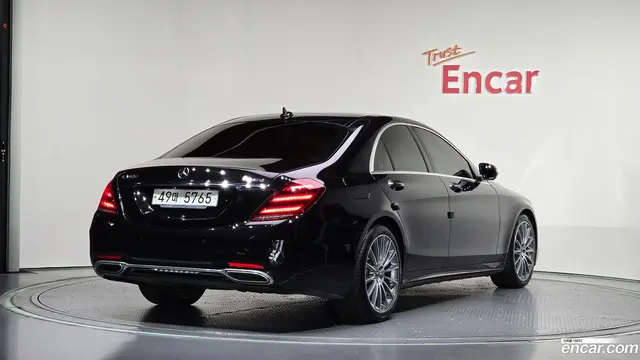 Main__Slider__Photo:S-Class Mercedes-Benz 2018.3-1