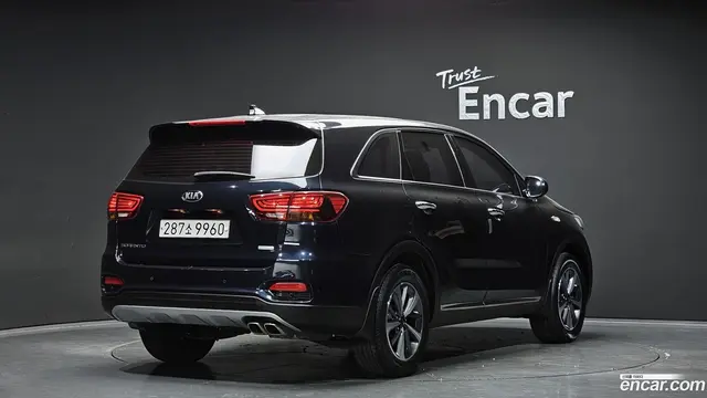 Main__Slider__Photo:Sorento Kia 2017.10-1