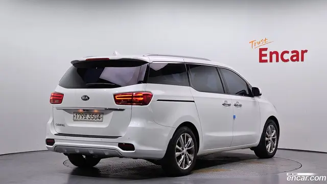 Main__Slider__Photo:Canival Kia 2019.2-1