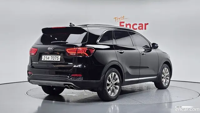 Main__Slider__Photo:Sorento Kia 2017.11-1