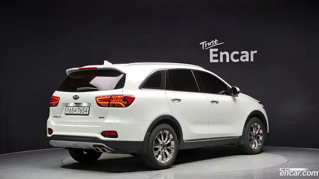 Main__Slider__Photo:Sorento Kia 2017.8-1