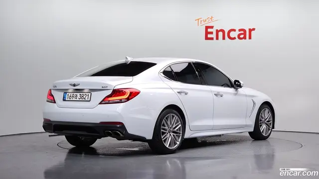 Main__Slider__Photo:G70 Genesis 2019.1-1