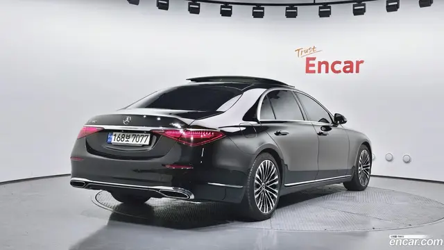Main__Slider__Photo:S-Class Mercedes-Benz 2021.4-1