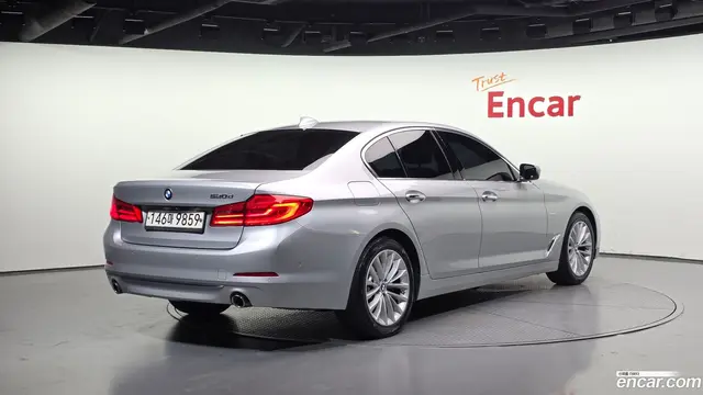 Main__Slider__Photo:5-Series BMW 2018.2-1