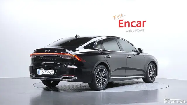 Main__Slider__Photo:Grandeur Hyundai 2022.2-1