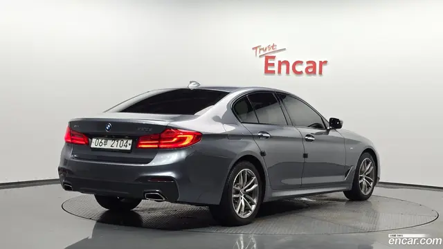 Main__Slider__Photo:5-Series BMW 2017.8-1