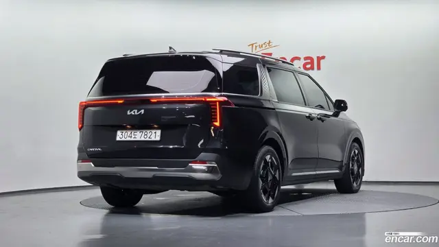 Main__Slider__Photo:Canival Kia 2023.11-1