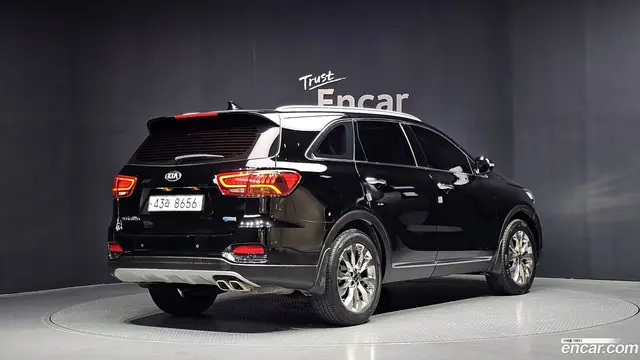 Main__Slider__Photo:Sorento Kia 2017.10-1