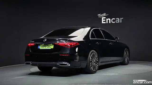 Main__Slider__Photo:S-Class Mercedes-Benz 2024.11-1
