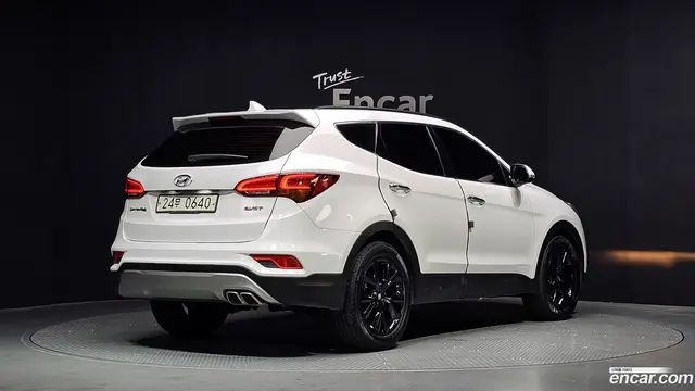Main__Slider__Photo:Santafe Hyundai 2015.10-1