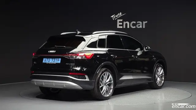 Main__Slider__Photo:Q4 e-tron Audi 2026.2-1