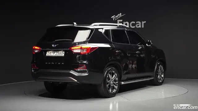 Main__Slider__Photo:Rexton KG Mobility 2019.8-1