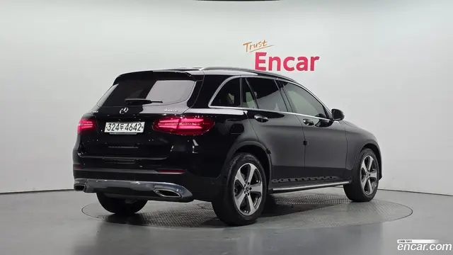 Main__Slider__Photo:GLC-Class Mercedes-Benz 2019.8-1