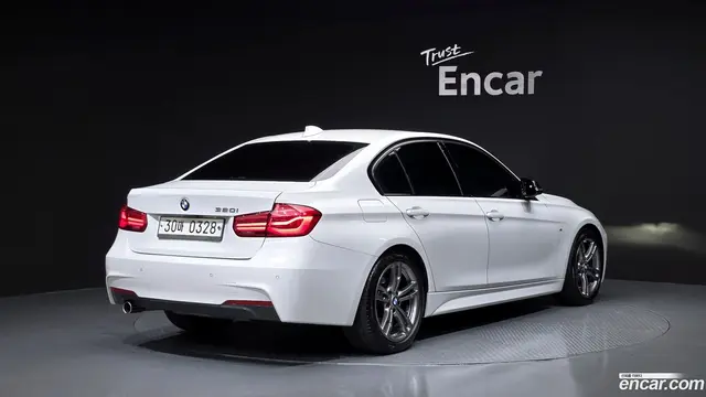 Main__Slider__Photo:3-Series BMW 2016.10-1