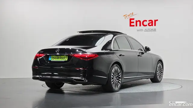 Main__Slider__Photo:S-Class Mercedes-Benz 2021.4-1