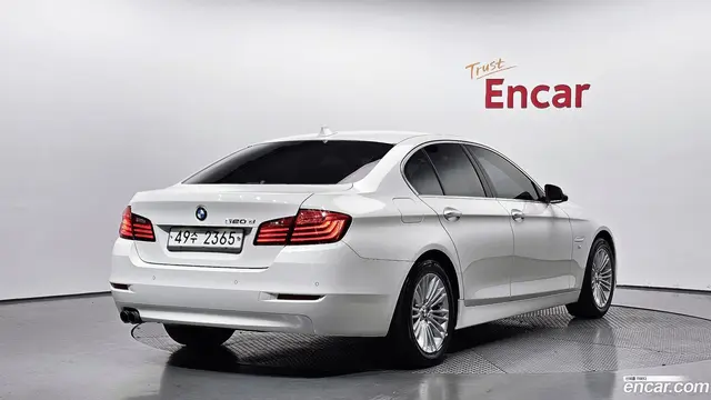 Main__Slider__Photo:5-Series BMW 2014.9-1