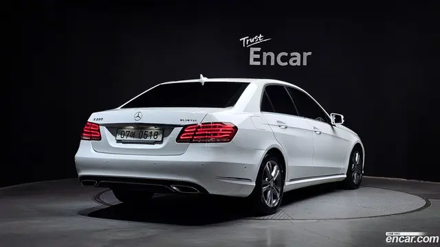 Main__Slider__Photo:E-Class Mercedes-Benz 2015.11-1