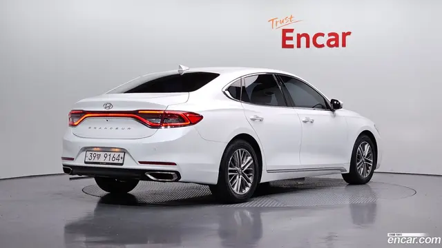 Main__Slider__Photo:Grandeur Hyundai 2017.5-1