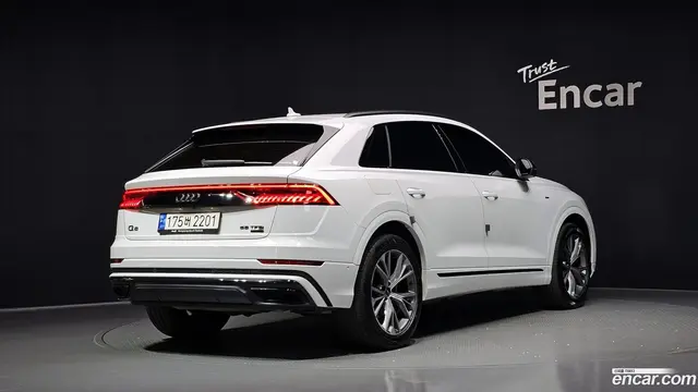 Main__Slider__Photo:Q8 Audi 2022.8-1