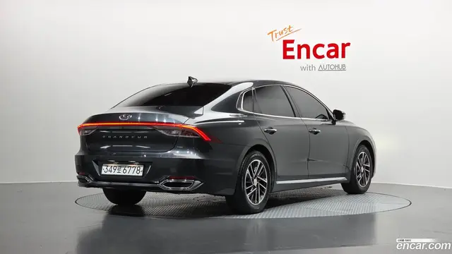 Main__Slider__Photo:Grandeur Hyundai 2019.10-1