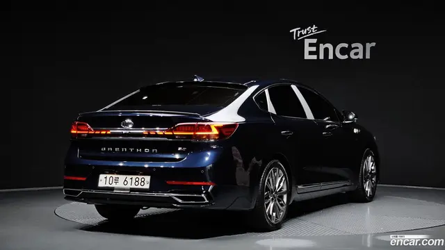 Main__Slider__Photo:K7 Kia 2019.6-1