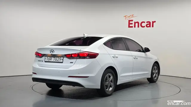 Main__Slider__Photo:AVANTE Hyundai 2017.0-1