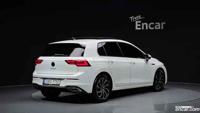 Main__Slider__Photo:Golf Volkswagen 2024.9-1