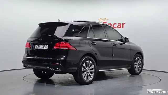 Main__Slider__Photo:GLE-Class Mercedes-Benz 2017.0-1