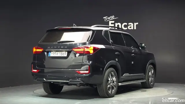 Main__Slider__Photo:Rexton KG Mobility 2022.8-1