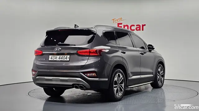 Main__Slider__Photo:Santafe Hyundai 2019.5-1