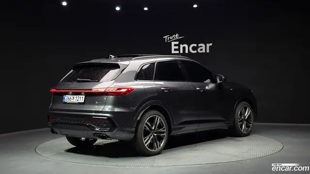 Main__Slider__Photo:Q5 Audi 2025.11-1
