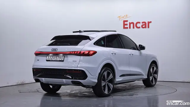 Main__Slider__Photo:Q5 Audi 2025.9-1