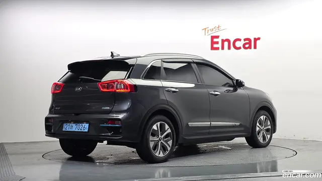 Main__Slider__Photo:Niro Kia 2020.8-1