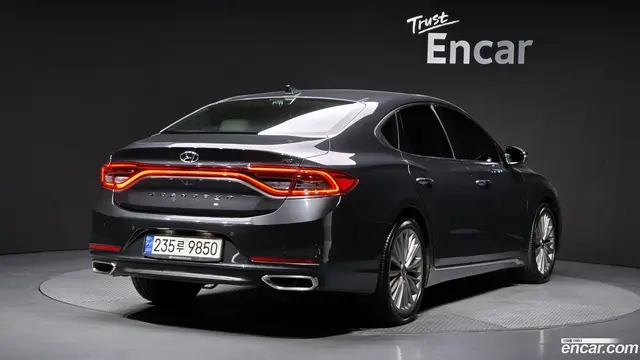 Main__Slider__Photo:Grandeur Hyundai 2019.0-1