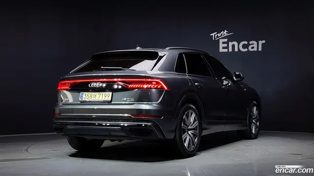 Main__Slider__Photo:Q8 Audi 2021.2-1