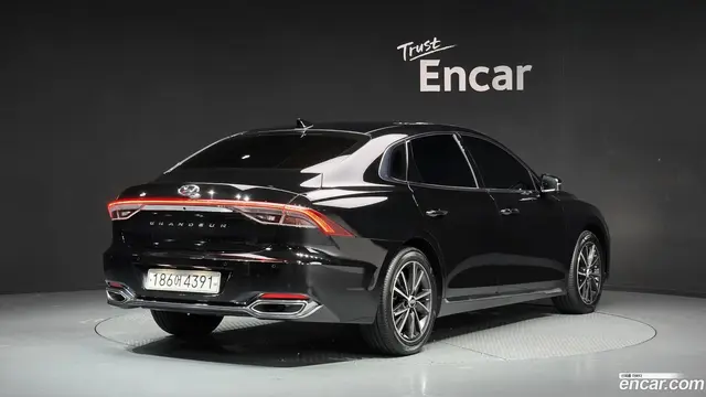 Main__Slider__Photo:Grandeur Hyundai 2022.1-1